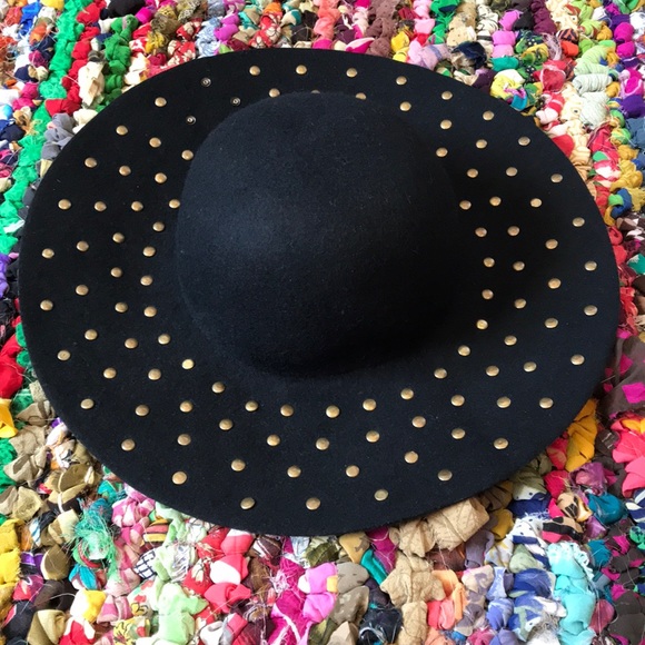 Adore Accessories - ‼️50% off‼️Black studded sun hat